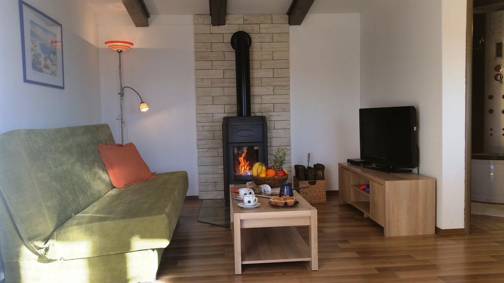 Vacation Home Latini Hum Εξωτερικό φωτογραφία