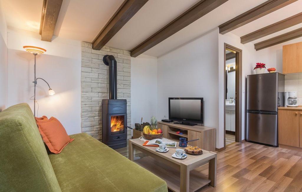 Vacation Home Latini Hum Εξωτερικό φωτογραφία