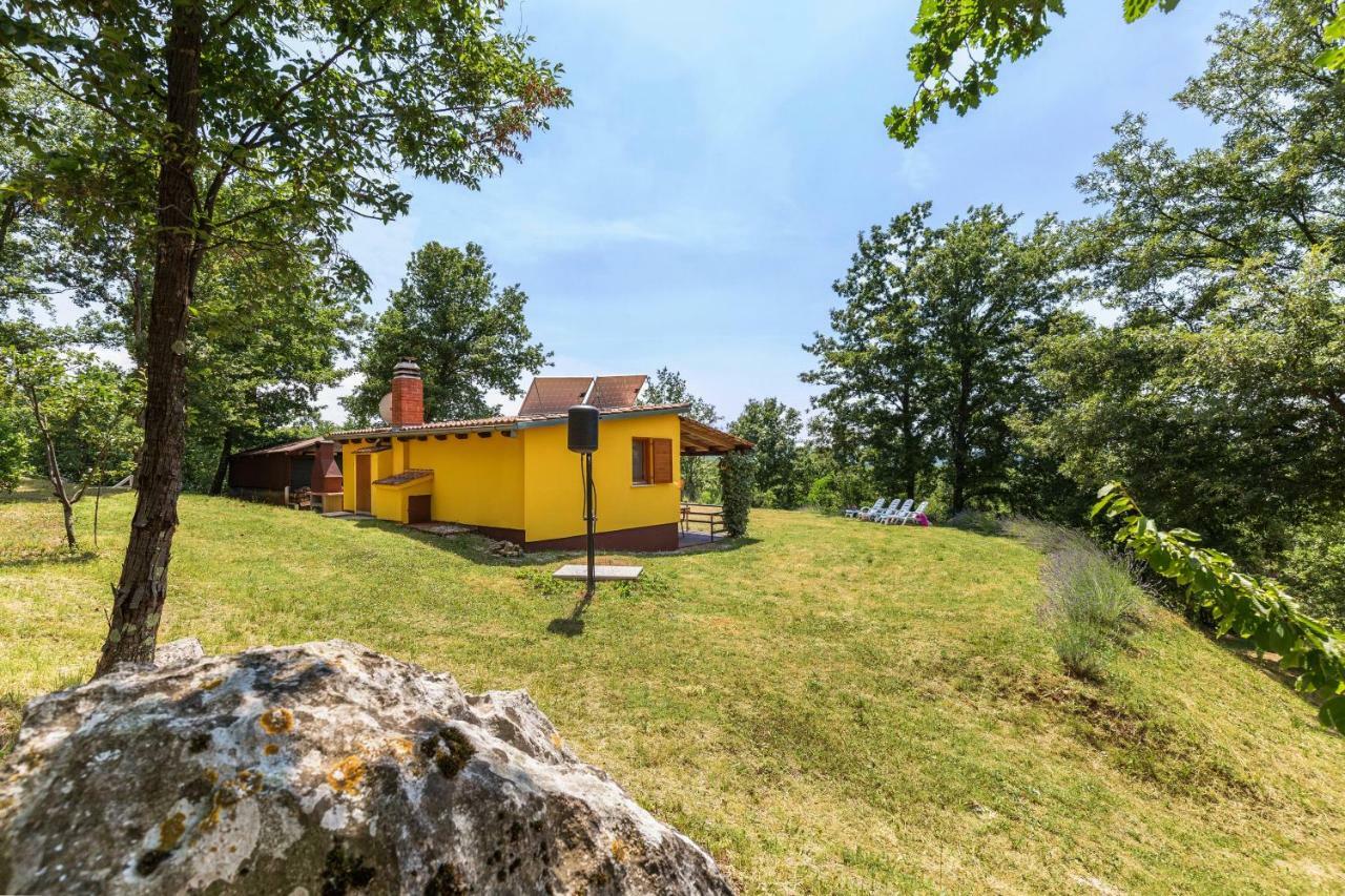 Vacation Home Latini Hum Εξωτερικό φωτογραφία