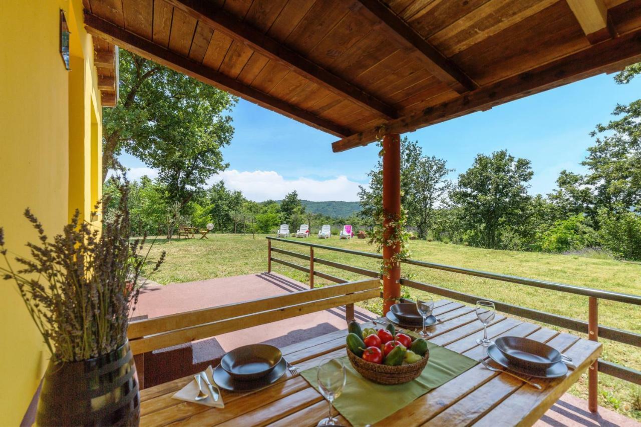 Vacation Home Latini Hum Εξωτερικό φωτογραφία